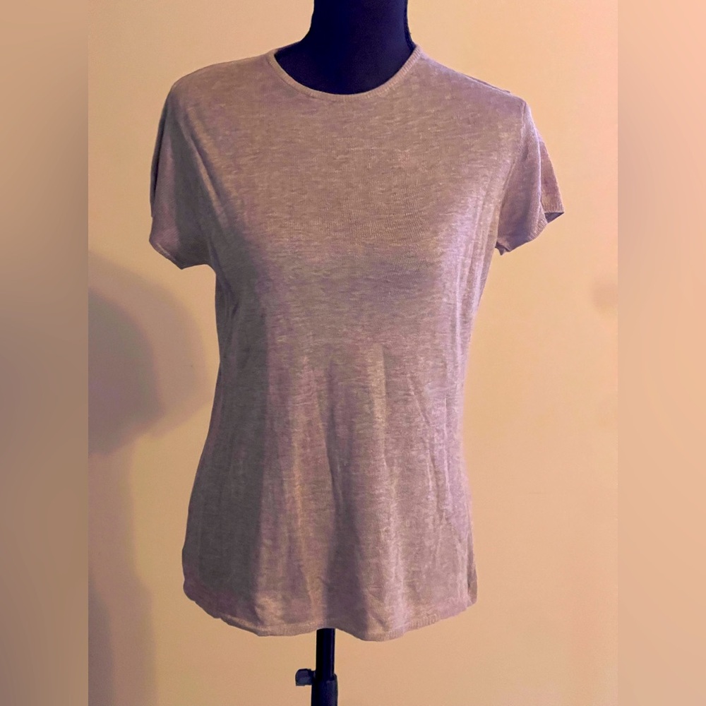 Women’s De Rococo Knit Wear crewneck T-shirt size small Taupe. Great condition.
